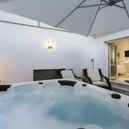 Magi House Relais Aparthotel 4*