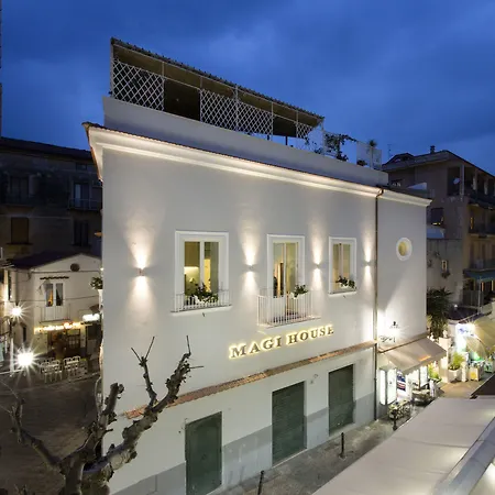 Aparthotel Magi House Relais 4*