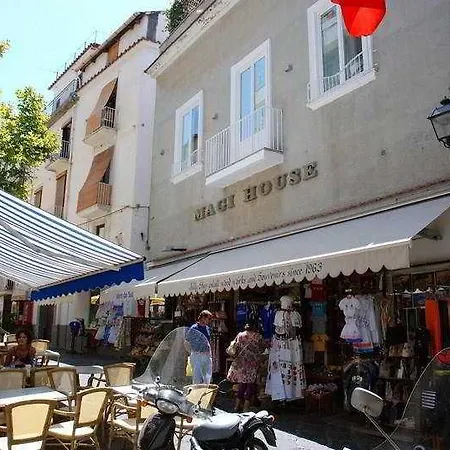 Magi House Relais Aparthotel 4*