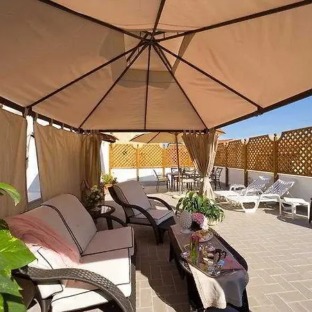 Aparthotel Magi House Relais 2*