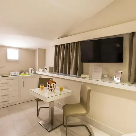 Aparthotel Magi House Relais 2*