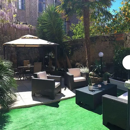 Aparthotel Magi House Relais 2*
